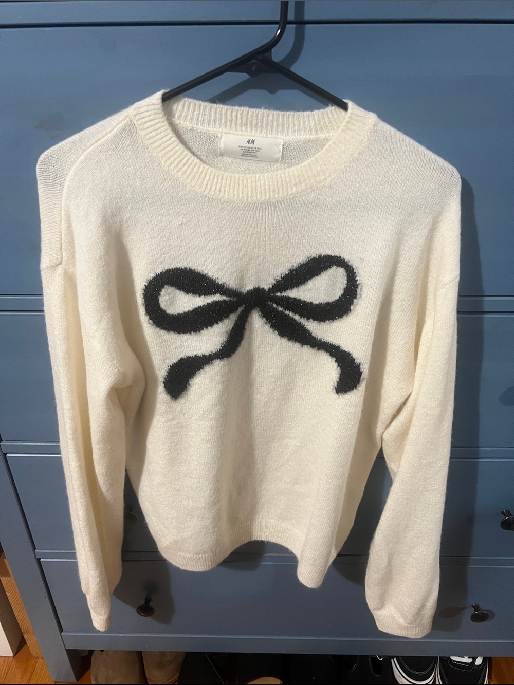 H&M Cream Crewneck Sweater with Black Bow Motif